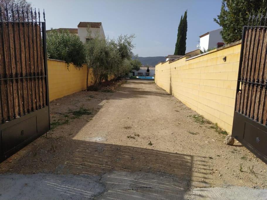 Agradable Casa Con Piscina En La Serrania. Arriate Exteriér fotografie